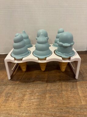 Silicone Popsicle Mold Set for Frozen Treats Shaped as Ice Cream Cones